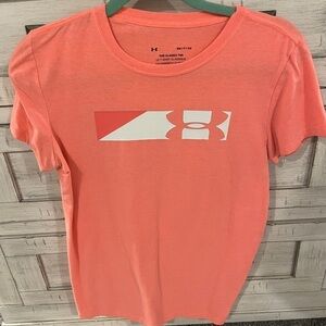Under Armour Size SM short sleeve shirt orange